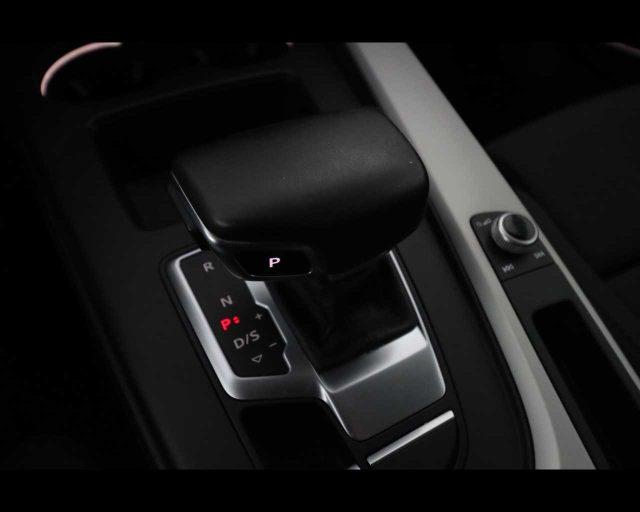 AUDI A4 Avant 35 TFSI S tronic S line edition