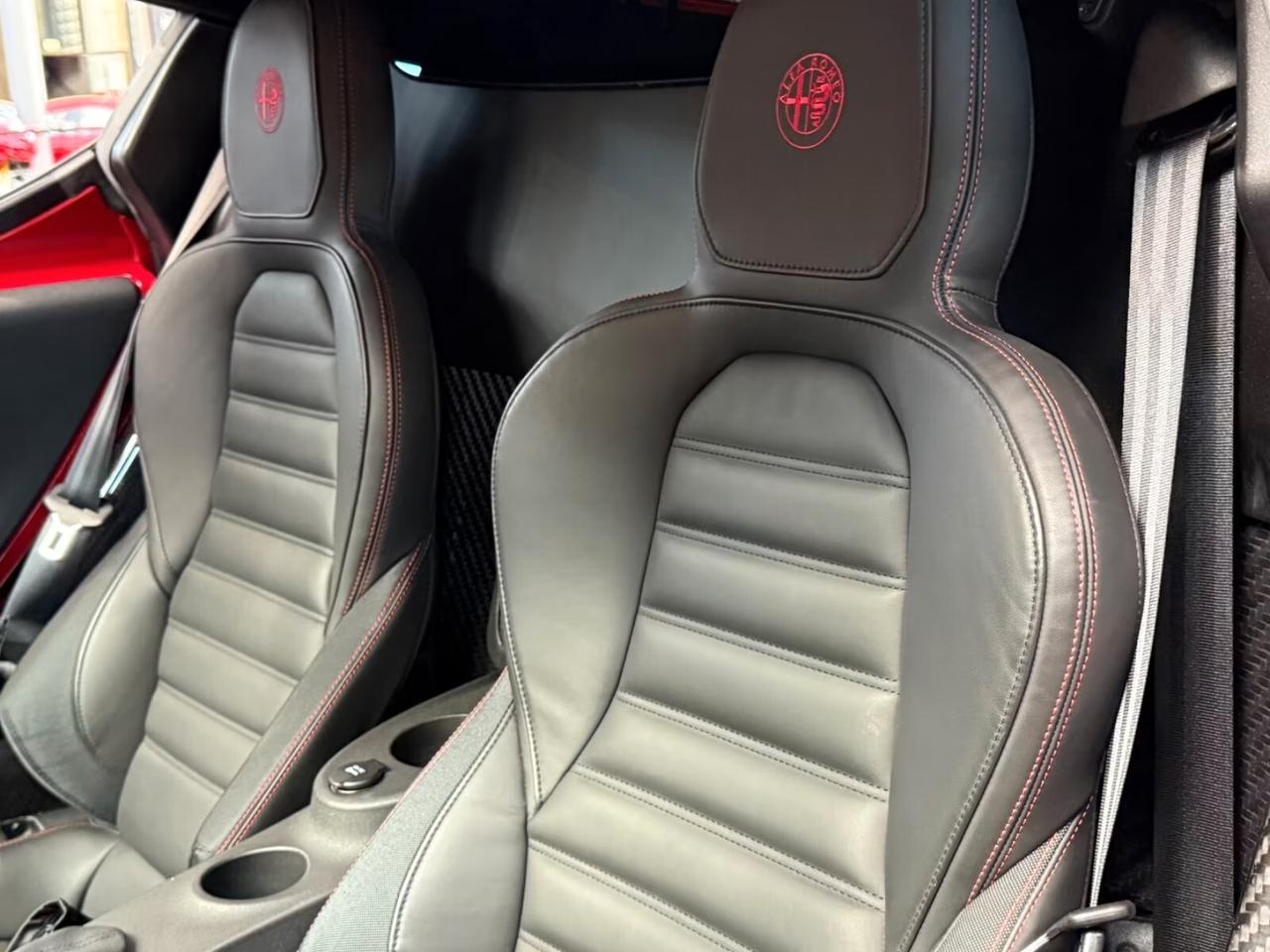 Alfa Romeo 4C 1750 TBi CARBONIO SEDILI