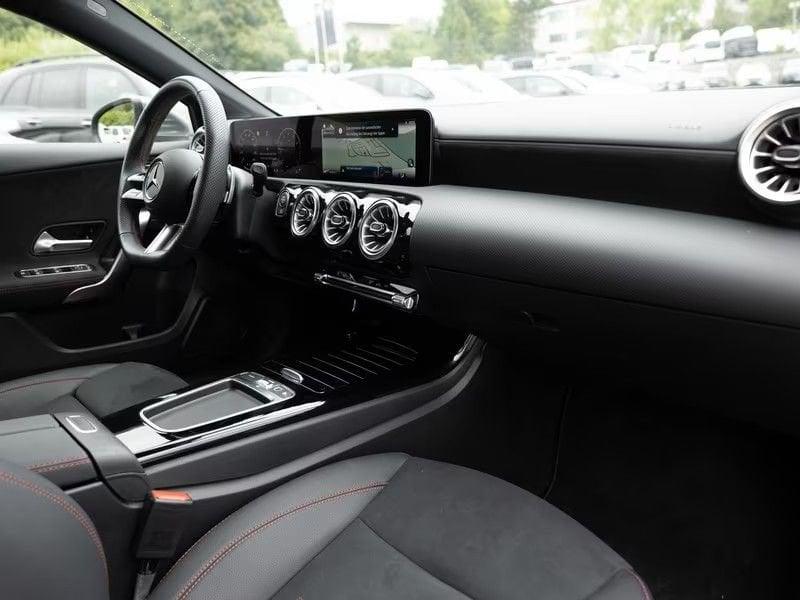 Mercedes-Benz Classe A A 180 AMG Line Advanced Camera 18" Winter Pack