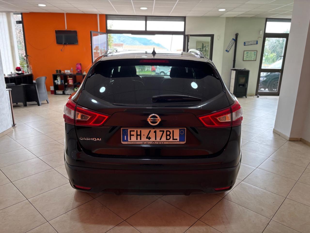 Nissan Qashqai 1.6 dCi 2WD Tekna tetto panoramico permute finanziamenti