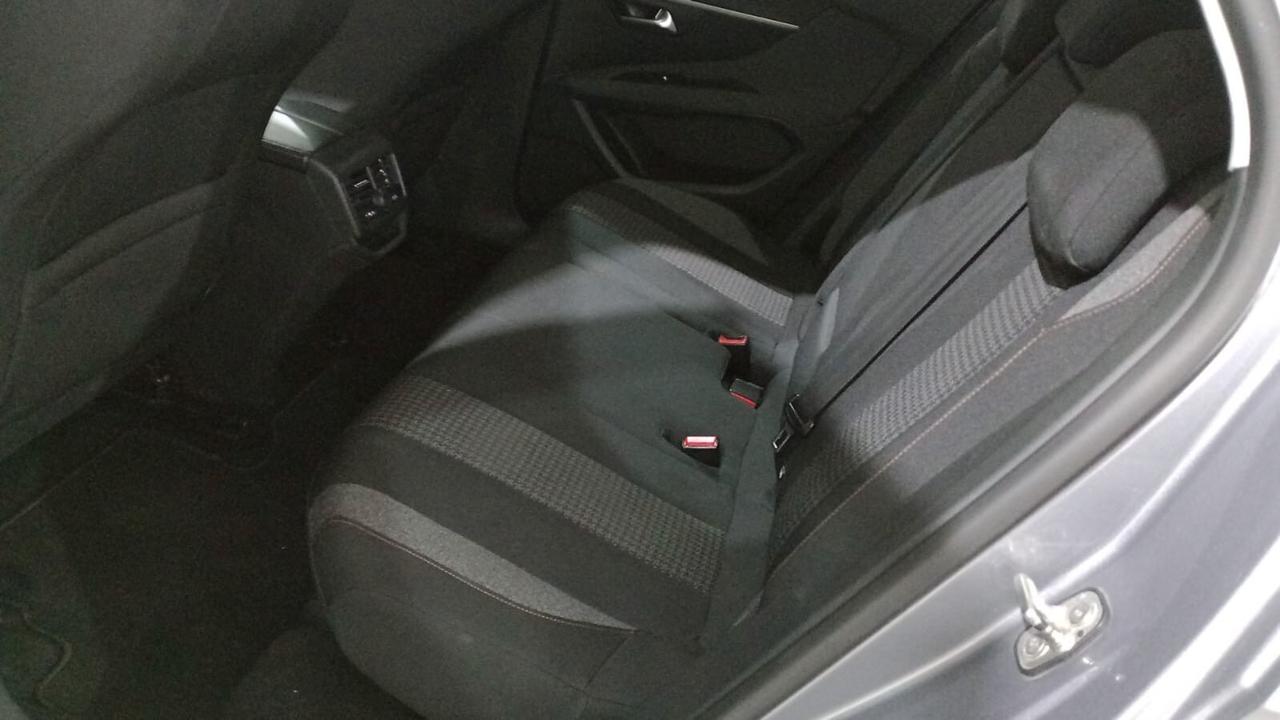 Peugeot 3008 BlueHDi 120 S&S Business