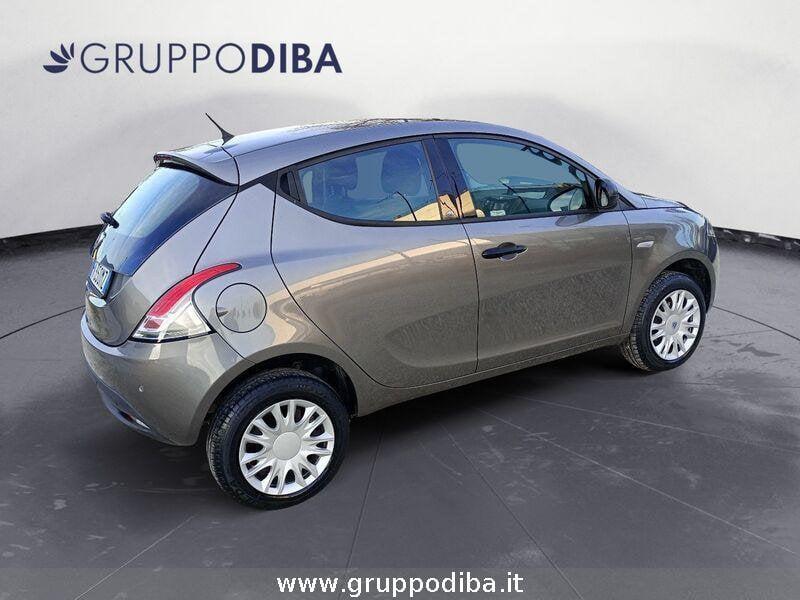 Lancia Ypsilon III 2015 Benzina 0.9 t.air Silver ecochic metano 80cv