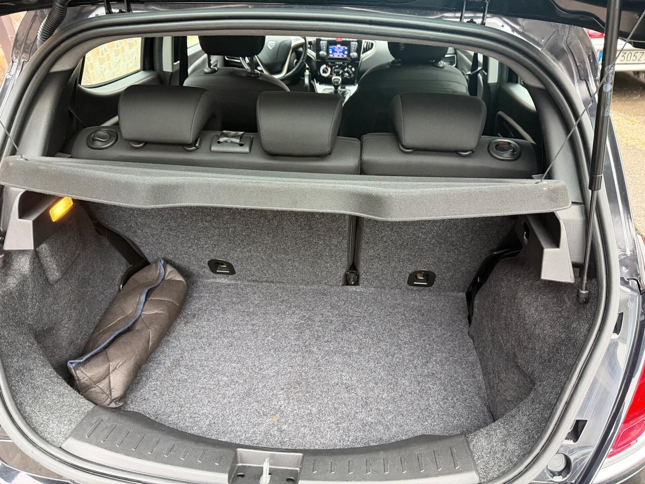 Lancia Ypsilon 1.2 5 porte GPL Ecochic Monogram