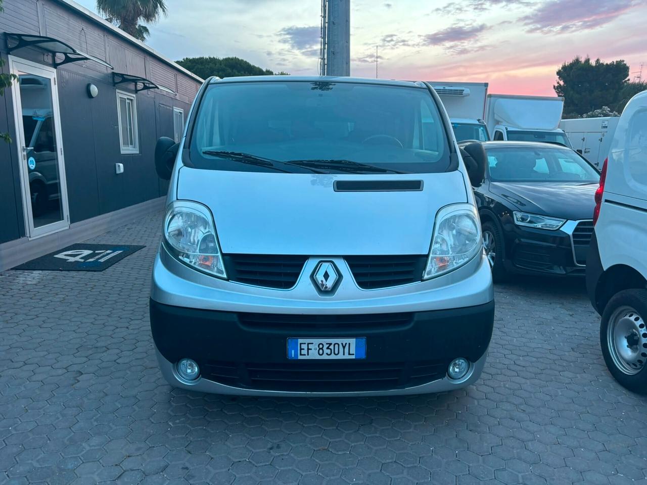 RENAULT TRAFIC 2.0 DCI 120 CV 9 POSTI - MOTORE RIFATTO
