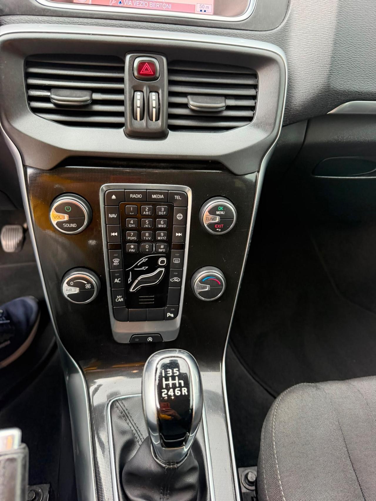 Volvo V40 2.0 diesel 2019 D2 R-design