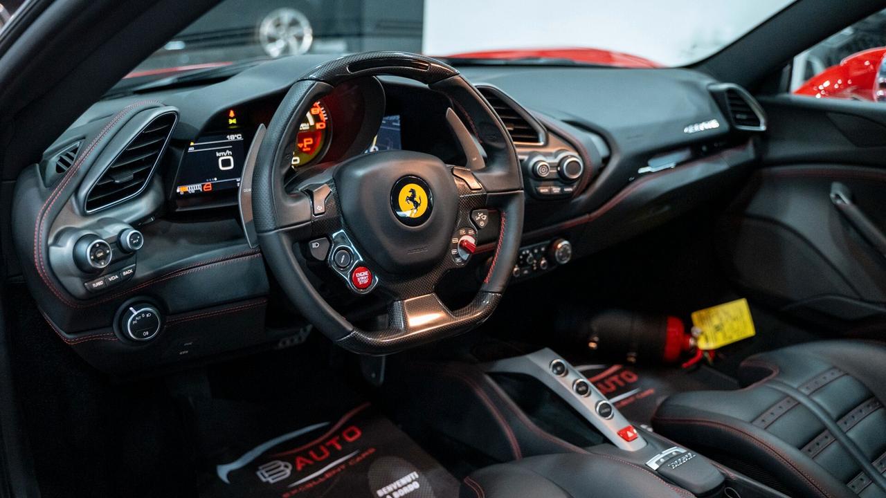 Ferrari 488 GTB 3.9 DCT FULL CARBON CARBOCERAMIC DISPLAY SEDIL