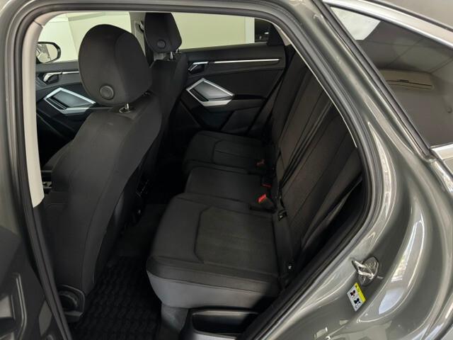 Audi Q3 SPB 35 TDI S tronic line edition NAV CAM KM CERT