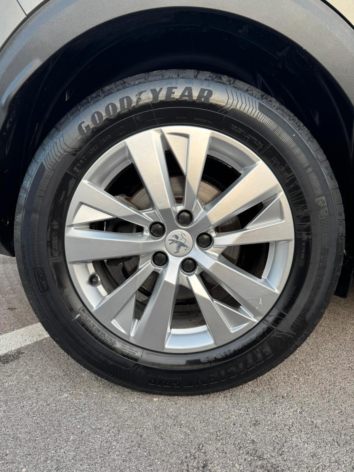 Peugeot 3008 BlueHDi 130 S&S EAT8 Allure