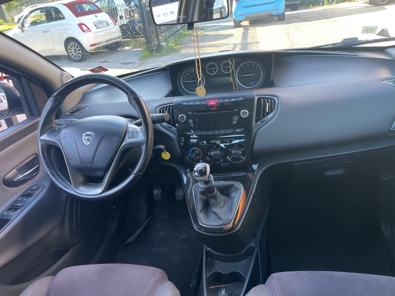 Lancia Ypsilon 1.2 69 CV 5 porte S&S Silver