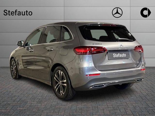 MERCEDES-BENZ B 180 d Automatic Street Edition