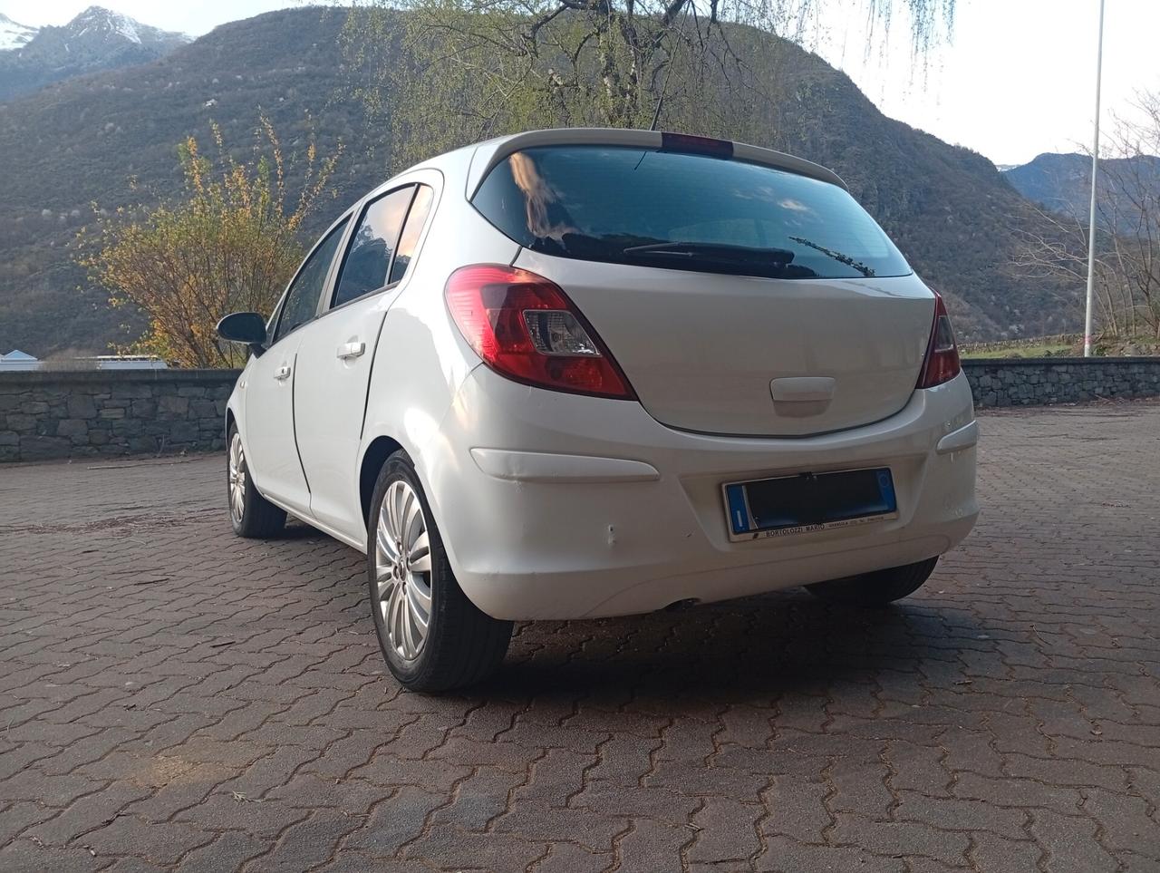 Opel Corsa 1.2 3 porte Club