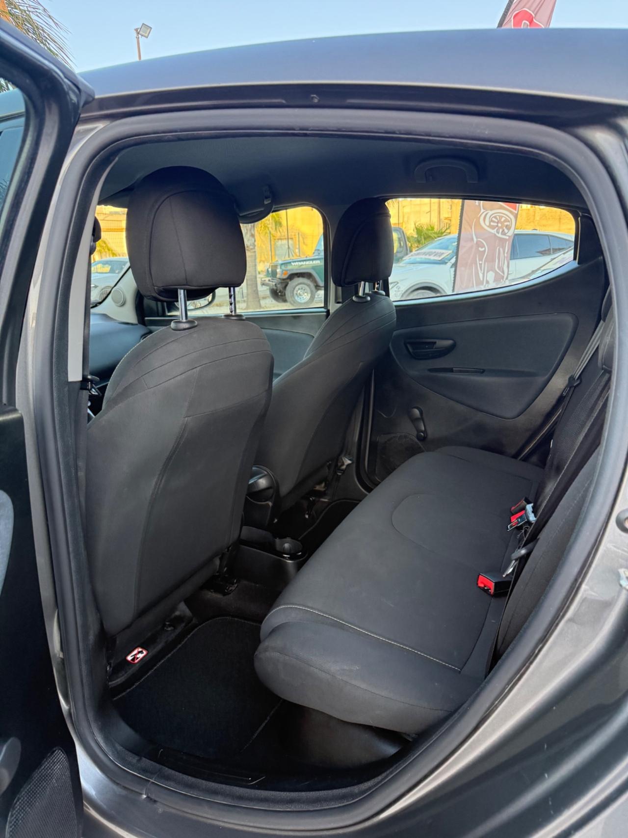 Lancia Ypsilon 1.0 FireFly 5 porte S&S Hybrid Gold