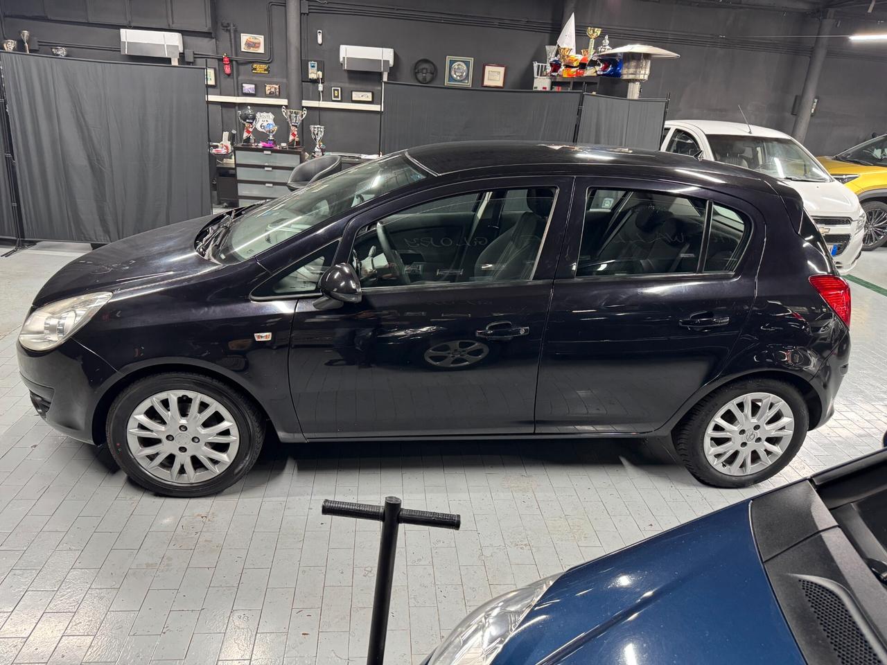 Opel Corsa 1.2 5 porte Cosmo