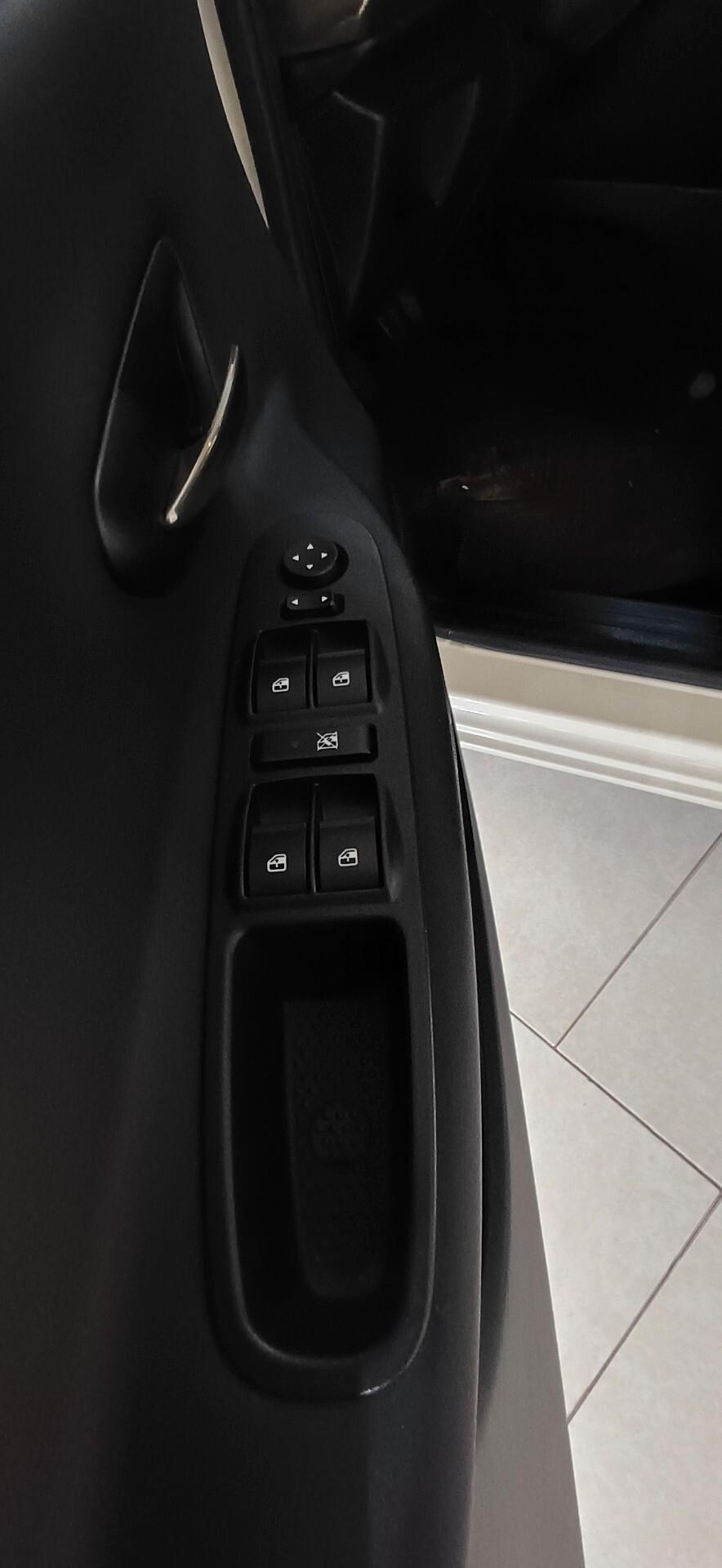 Lancia Ypsilon 1.2 69 CV 5 porte Gold