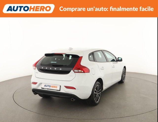 VOLVO V40 D2