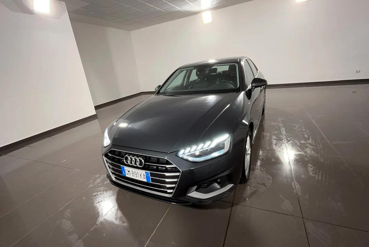 Audi A4 30 TDI/136 CV S tronic Business Advanced