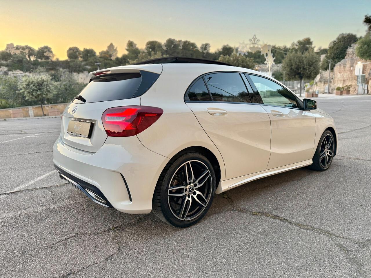 Mercedes A 200 136 CV Premium/NIGHT EDITION/TETTO