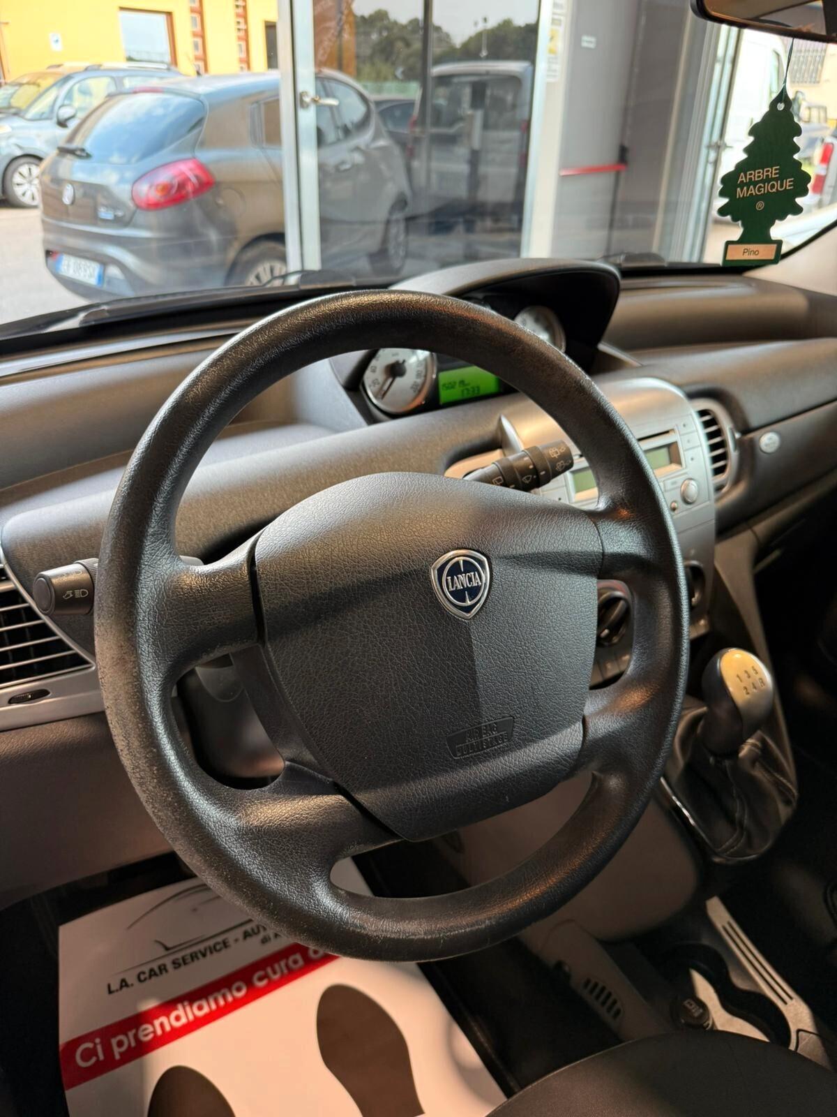 Lancia Ypsilon 1.3 MJT 75 CV Diva