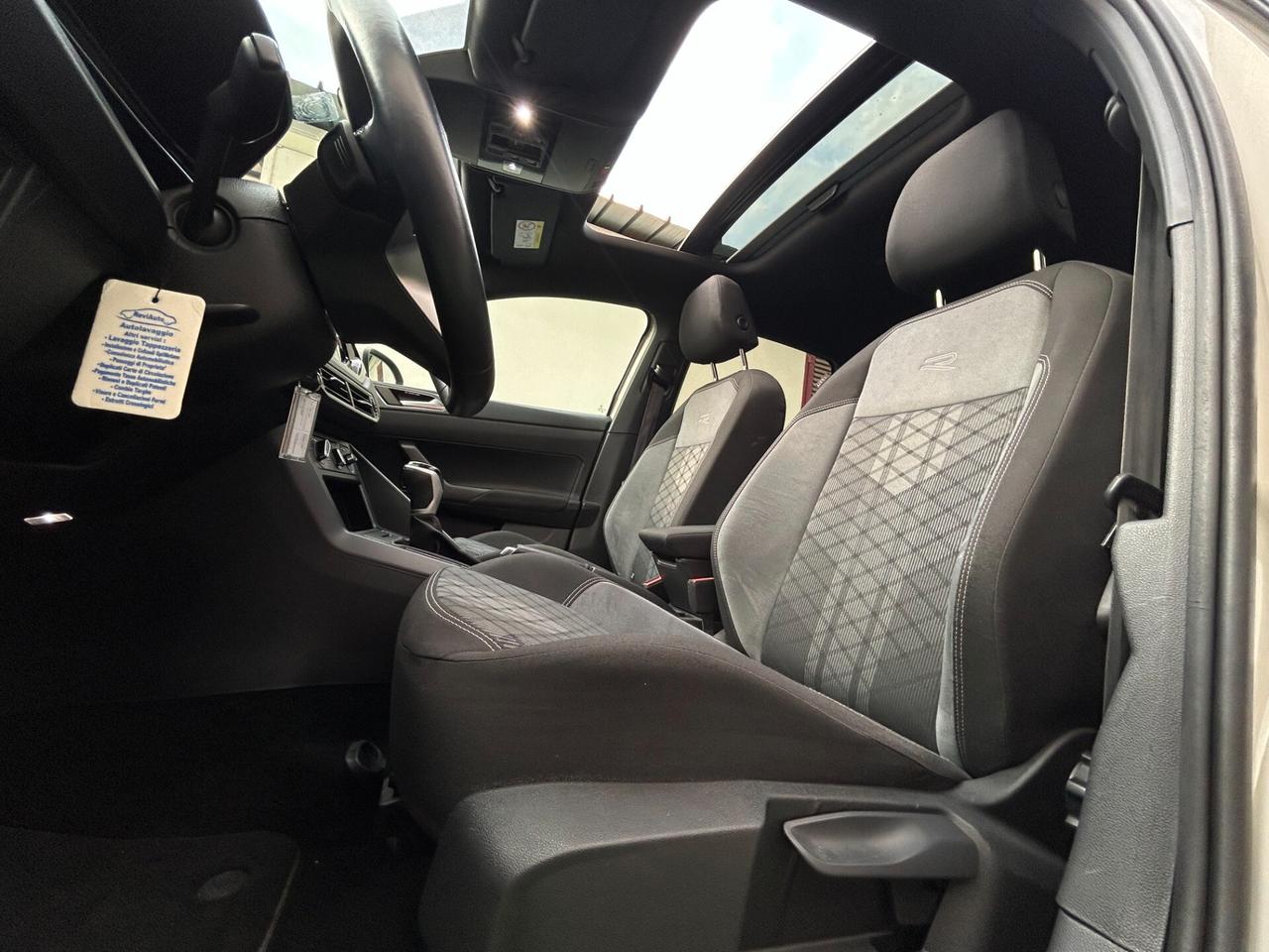 Volkswagen Taigo 2023 1.0 TSI 110 CV DSG R-Line FULL LEGGI!!!