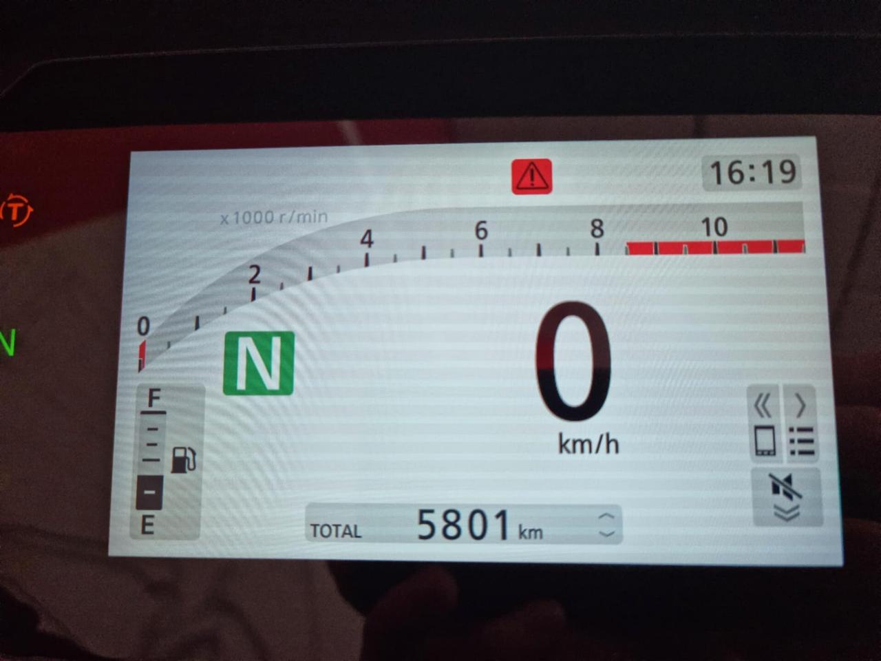 Honda NX 500 - 2025 - 5801 KM