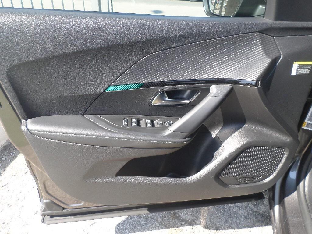 Peugeot 2008 BlueHDi 110 S&S Allure Pack