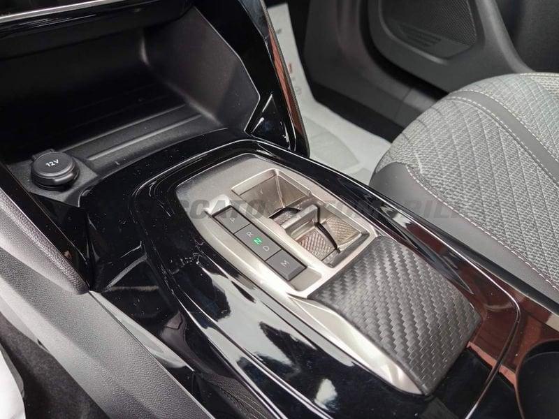 Peugeot 2008 2008 1.2 hybrid Allure 136cv e-dcs6