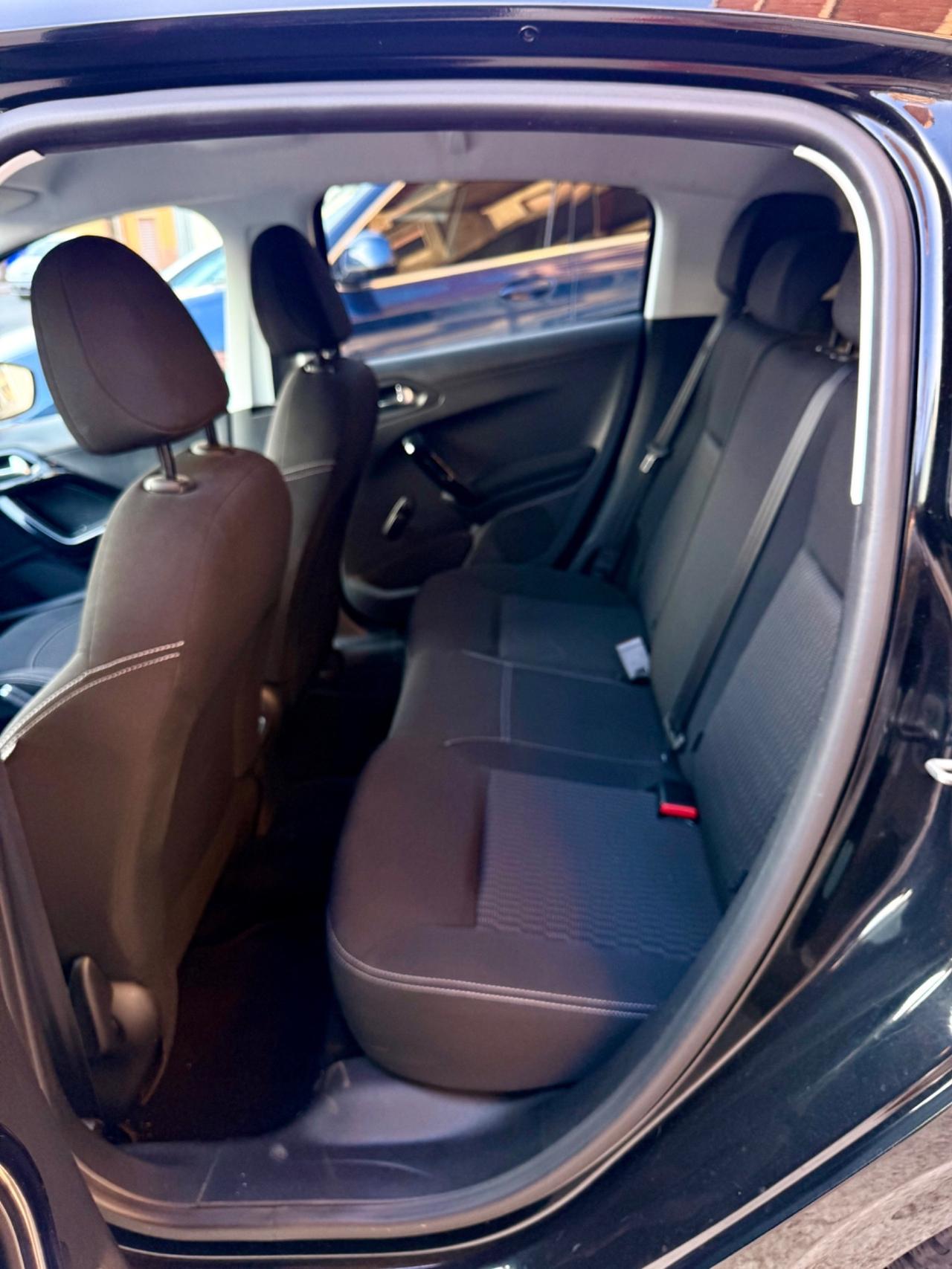 Peugeot 208 PureTech 82 5 porte Allure