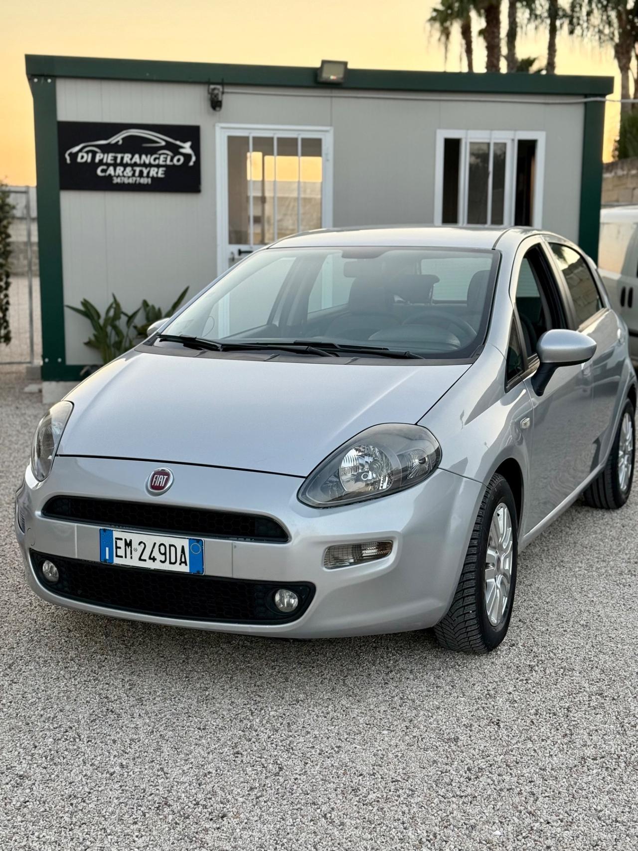 Fiat Punto 1.3 MJT II 75 CV 5 porte navigatore bluetooth