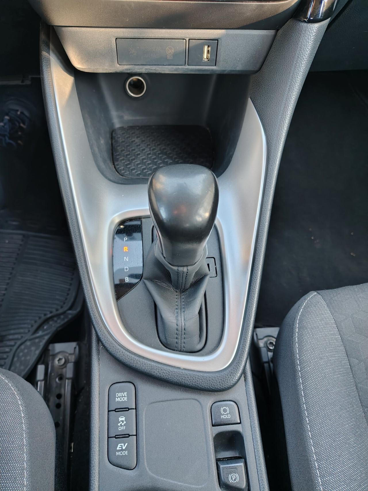 Toyota Yaris 1.5 Hybrid 5 porte Business