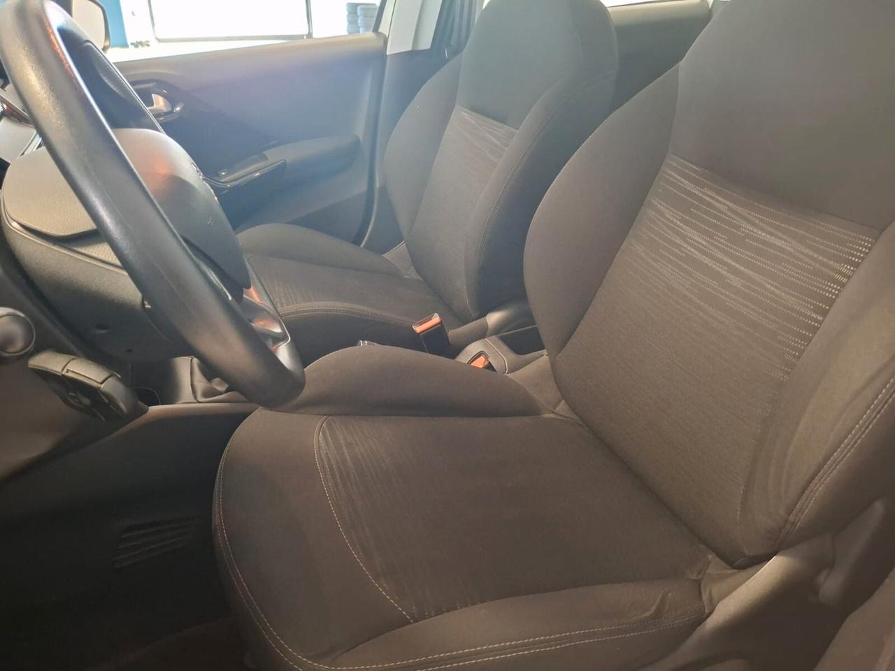 Peugeot 208 1.2 VTi 82 CV 5 porte Allure