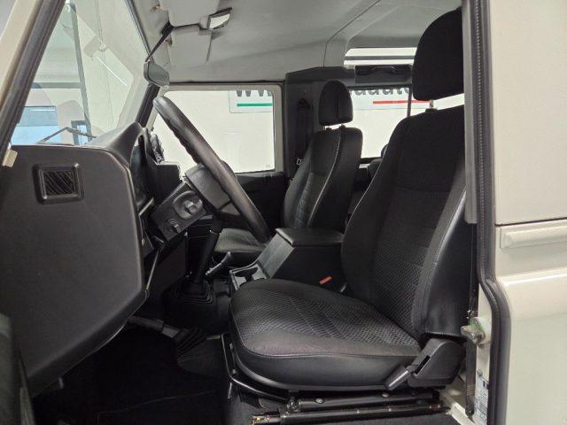 LAND ROVER Defender 90 2.4 TD4 AUTOVETTURA