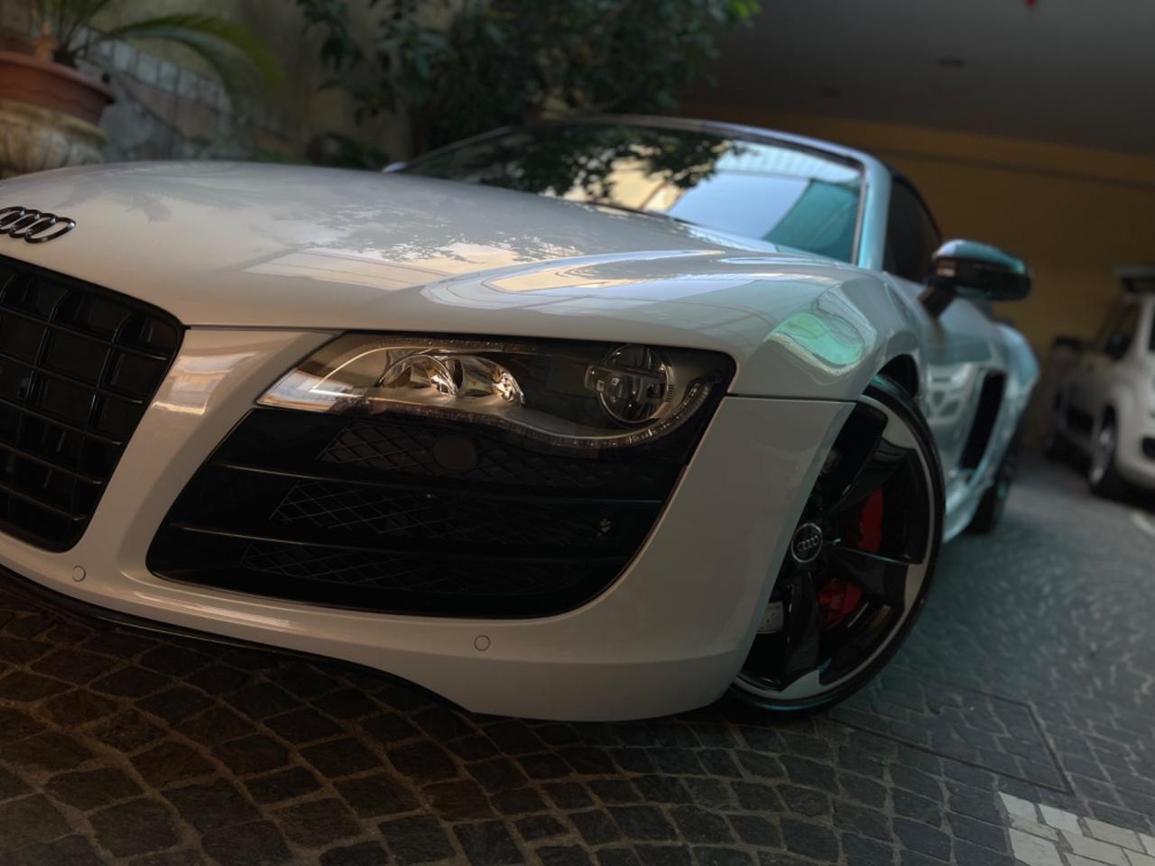 Audi R8 Spyder 5.2 V10 FSI quattro R tronic