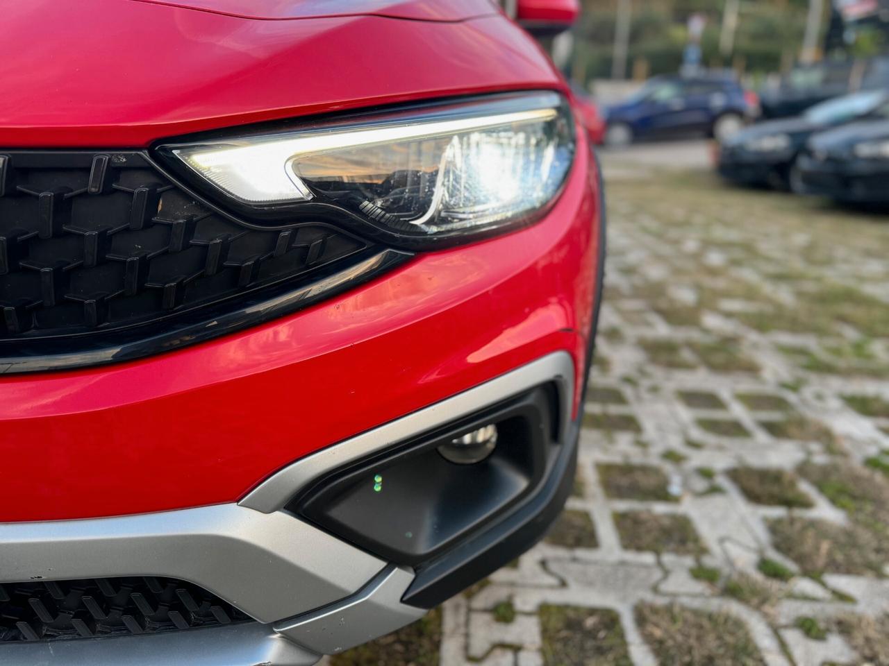 Fiat Tipo 5p. 1.5 Hybrid DCT Cross Red