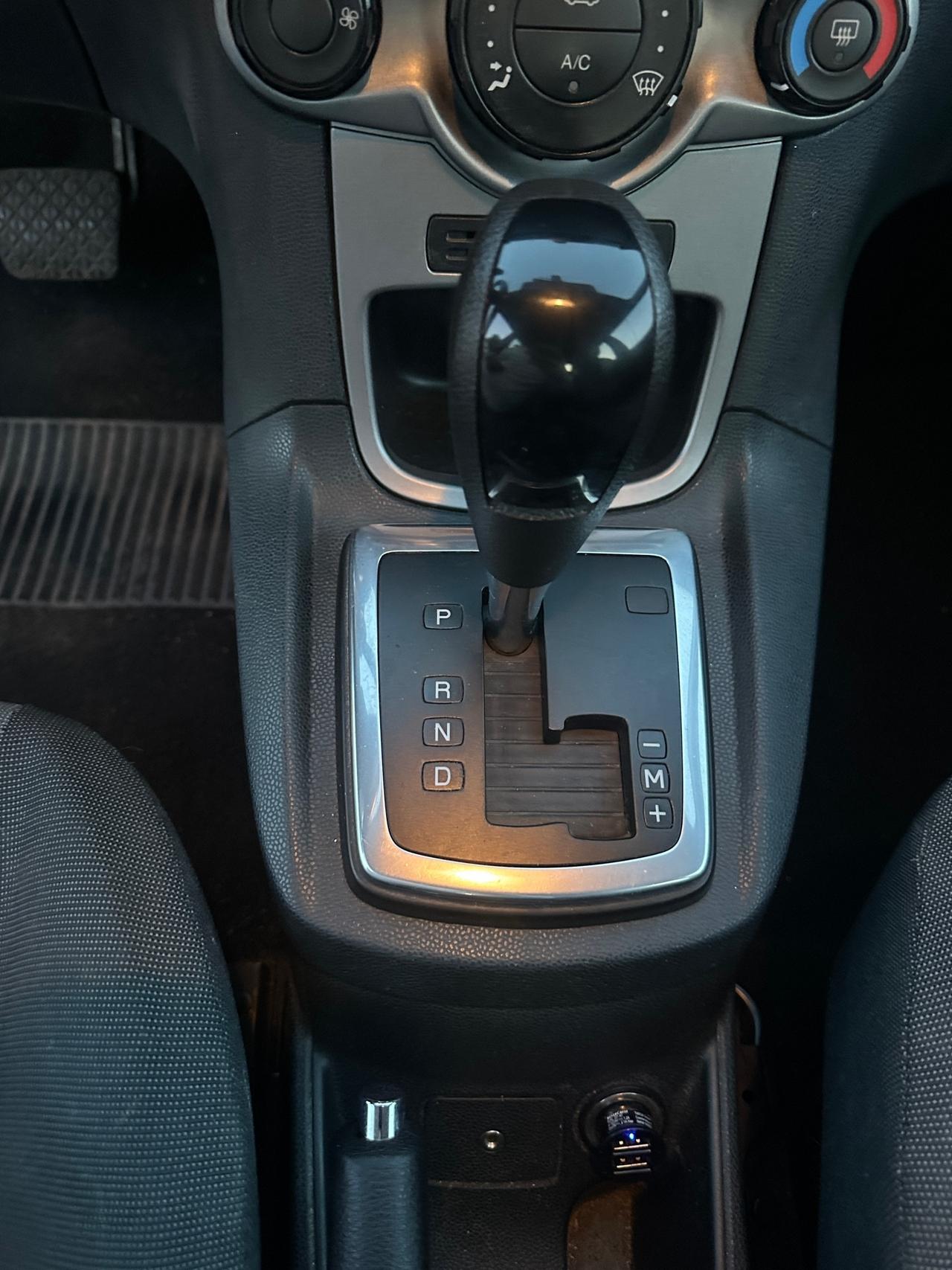 Ford Fiesta 1.4 5 porte Bz.- GPL Titanium