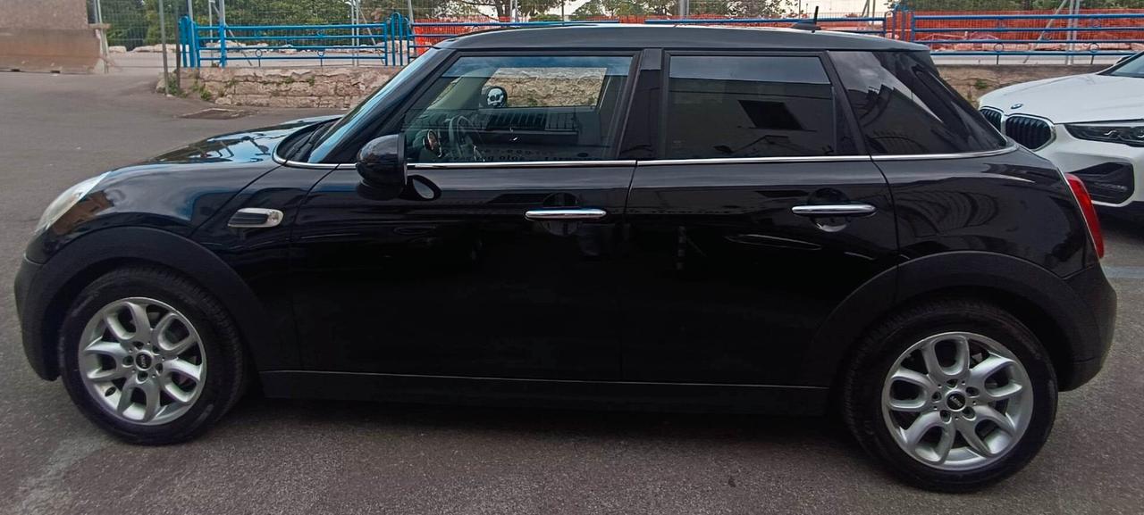 Mini Cooper D 1.5 Business XL 5 Porte