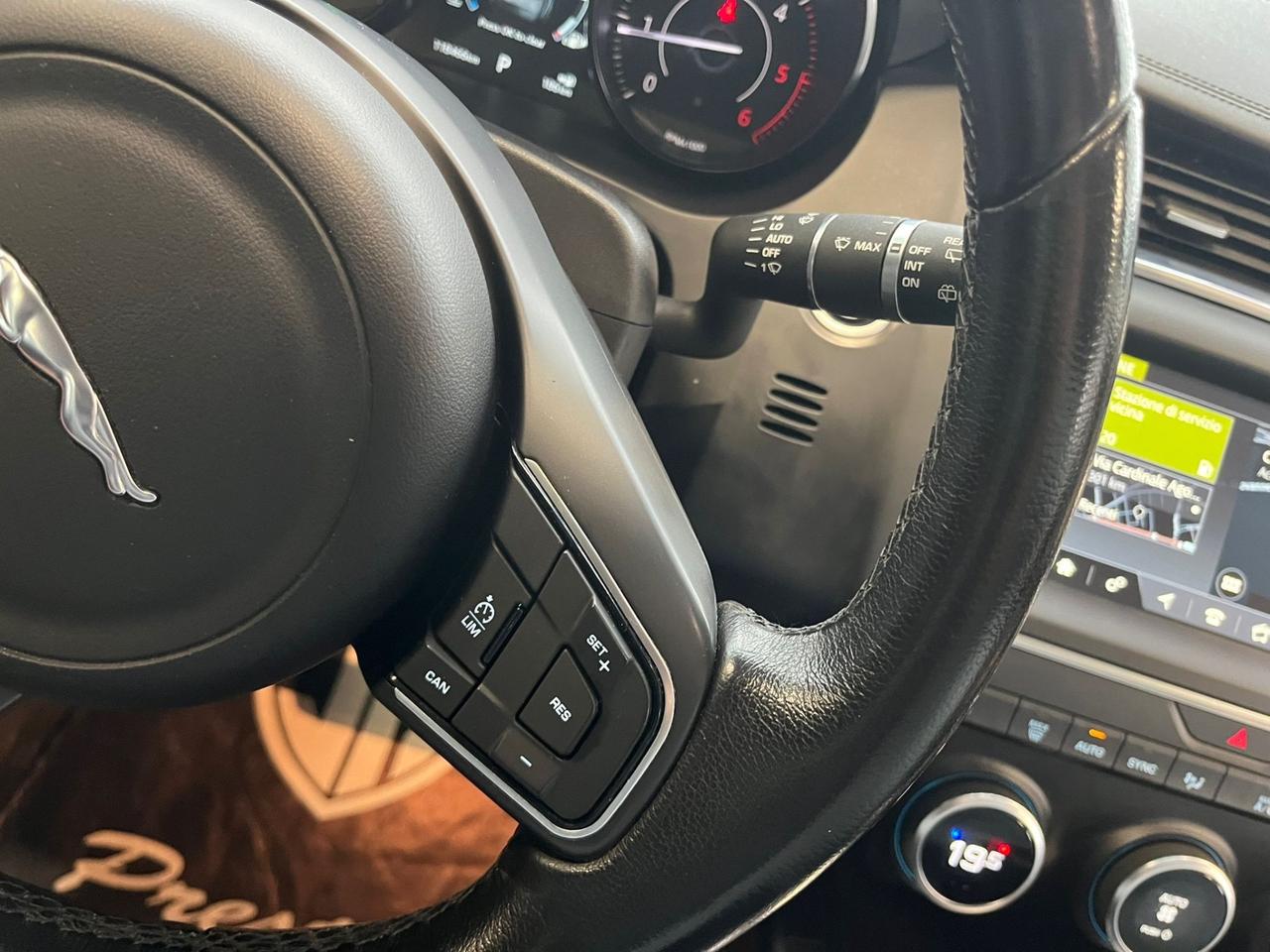 Jaguar E-Pace 2.0D 150 CV AWD R-Dynamic HSE