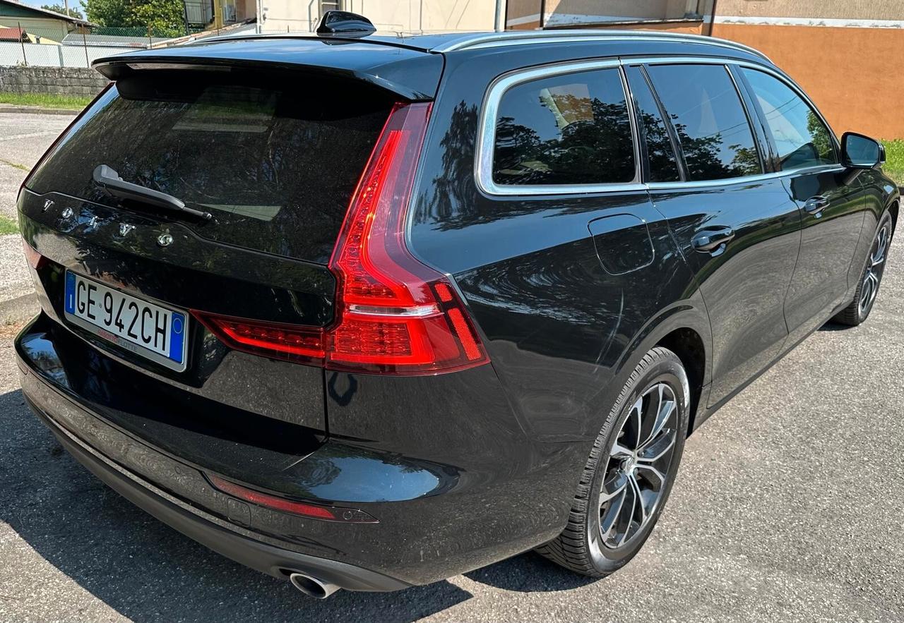 Volvo V60 B4 (d) Geartronic Momentum Pro con Pilot Assist