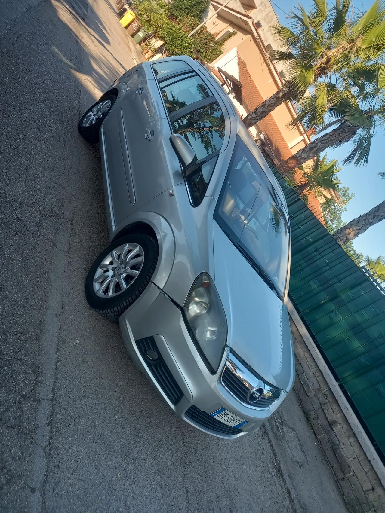 Opel Zafira 1.9 CDTI 120CV Cosmo 7 POSTI