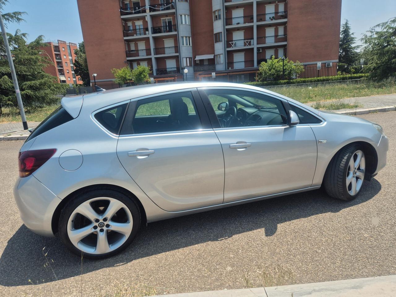 Opel Astra cosmo 1.4 Turbo 140CV 5 porte 2012