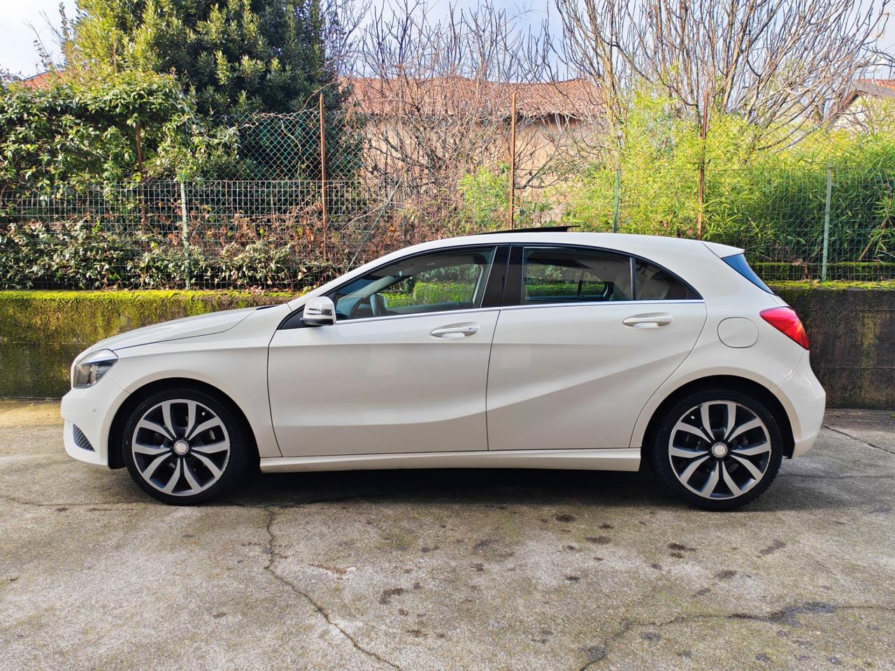 Mercedes-Benz A180 1.6 BENZINA 122cv / TETTO