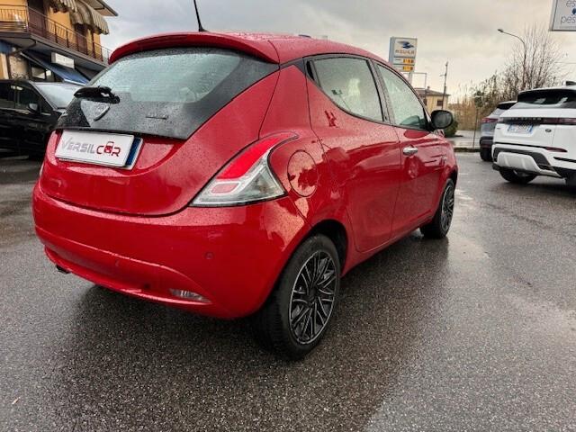 Lancia Ypsilon 1.0 FireFly 5 porte S&S Hybrid Ecochic Gold