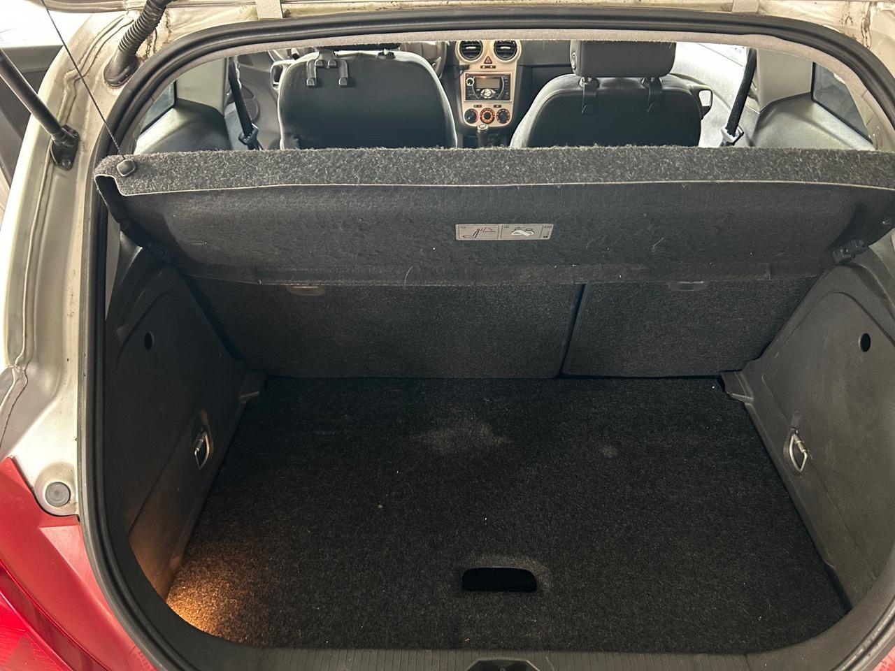 Opel Corsa NEOPATENTATI UNICOPROPRIETARIO