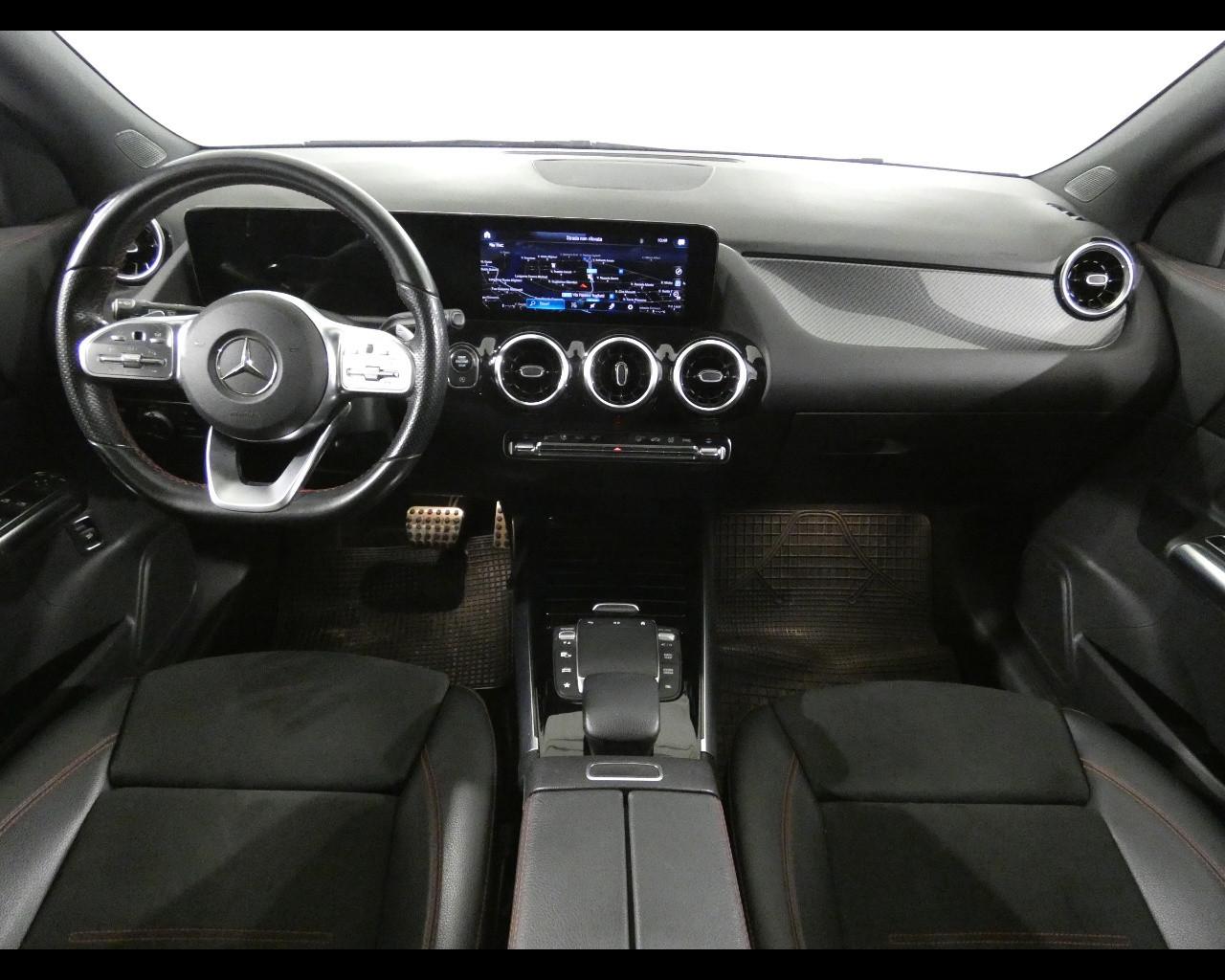 Mercedes-Benz GLA (H247) - GLA 200 d Automatic Premium