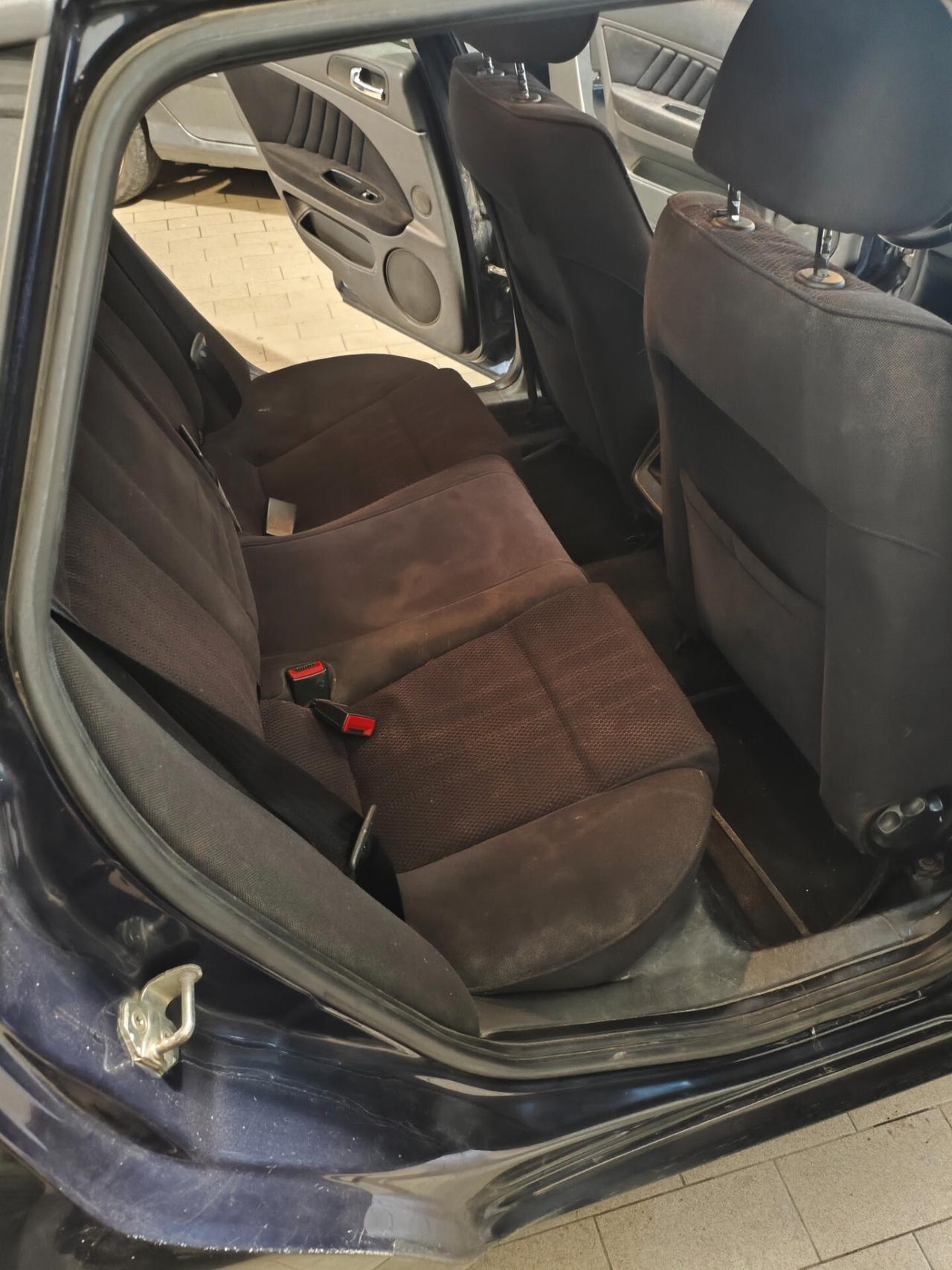 Alfa Romeo 159 1.9 JTDm 16V Sportwagon Distinctive