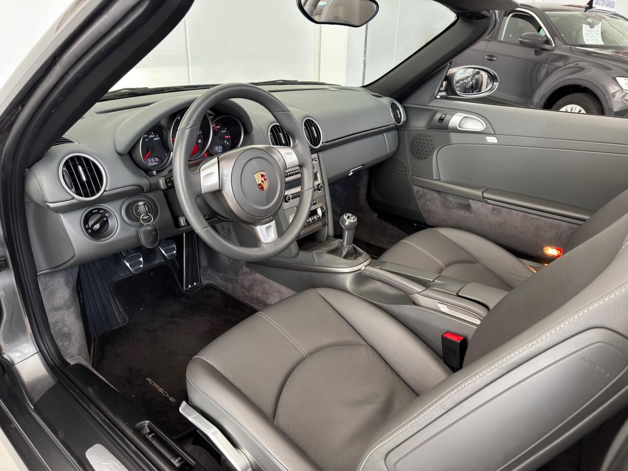 Porsche Boxster 2.7 24V solo 31519 km