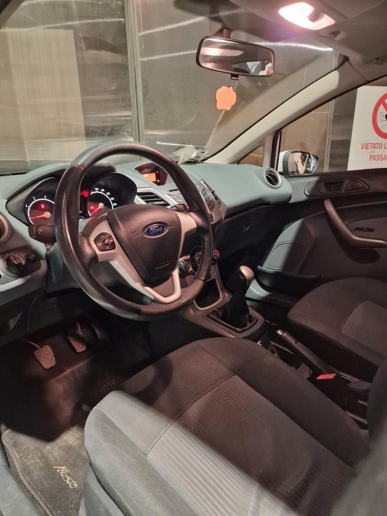 Ford Fiesta 1.4 5 porte Bz.- GPL Titanium