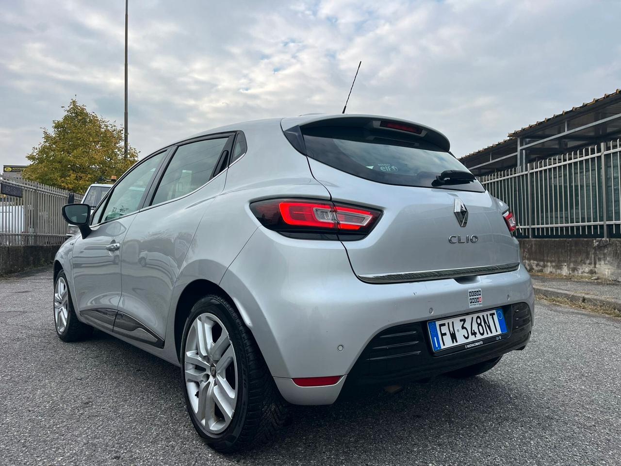 Renault Clio dCi 8V 75 CV 5 porte Moschino Life