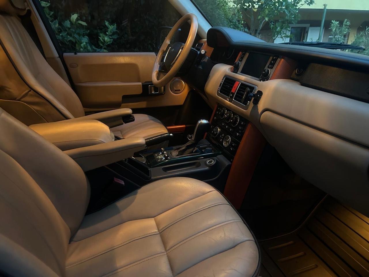 Land Rover Range 3.0 Td6 Vogue Foundry