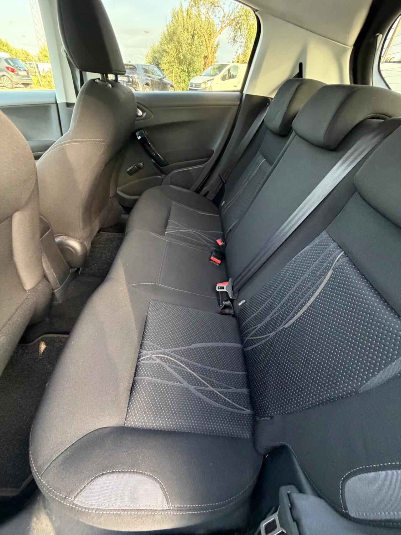 Peugeot 208 1.2 VTi 82 CV 5 porte Allure