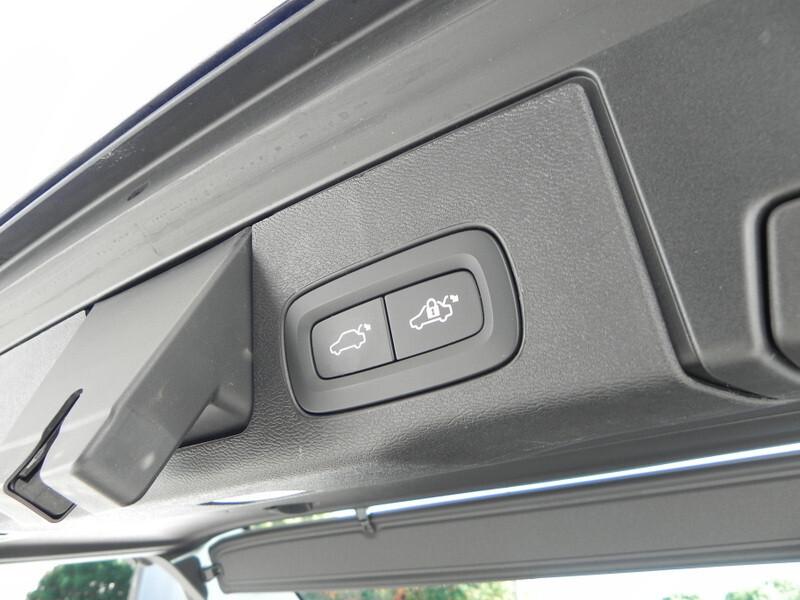 Volvo XC 60 XC60 B4 (d) automatico Plus Dark